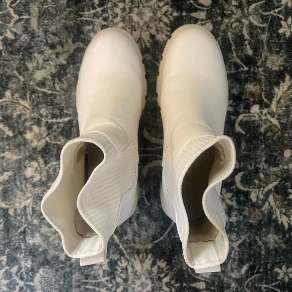 Women’s chunky white faux leather boots size 7.5 outdoors cabincore gorpcore - Picture 2 of 10